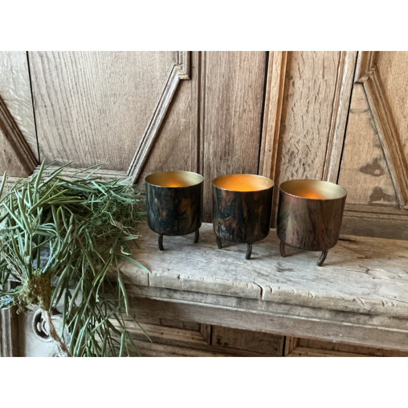 3 metalen windlichtjes op pootjes