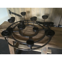 Grote kaarsen en waxine standaard rond