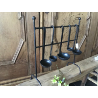 Metalen rek met 5 lepels