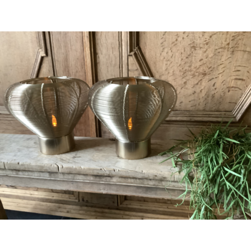 Set van 2 goudkleurige windlichten