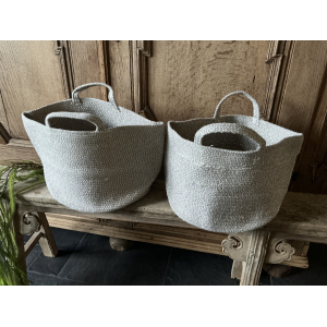 2 handgeweven manden