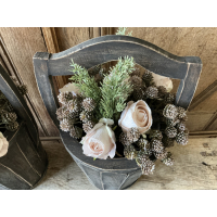 2 houten emmers met kunstbloemen