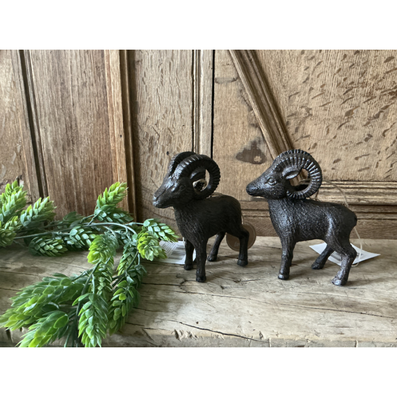 Set van 2 Capricorn Steenbok metalen beeldjes