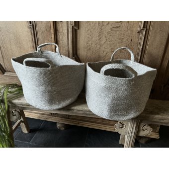 2 handgeweven manden